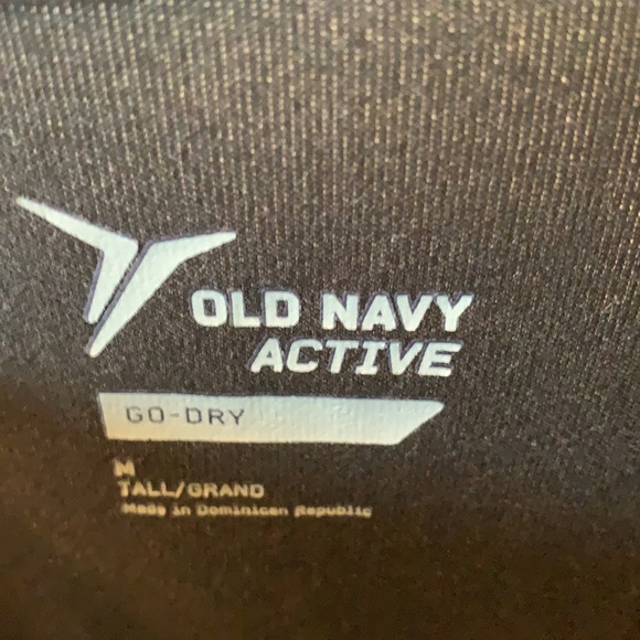 Old Navy Active Sleeveless Shirt - Picture 4 of 4